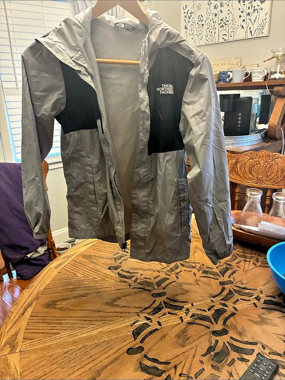 The North Face Girls Rain Jacket Gray Size 10/12